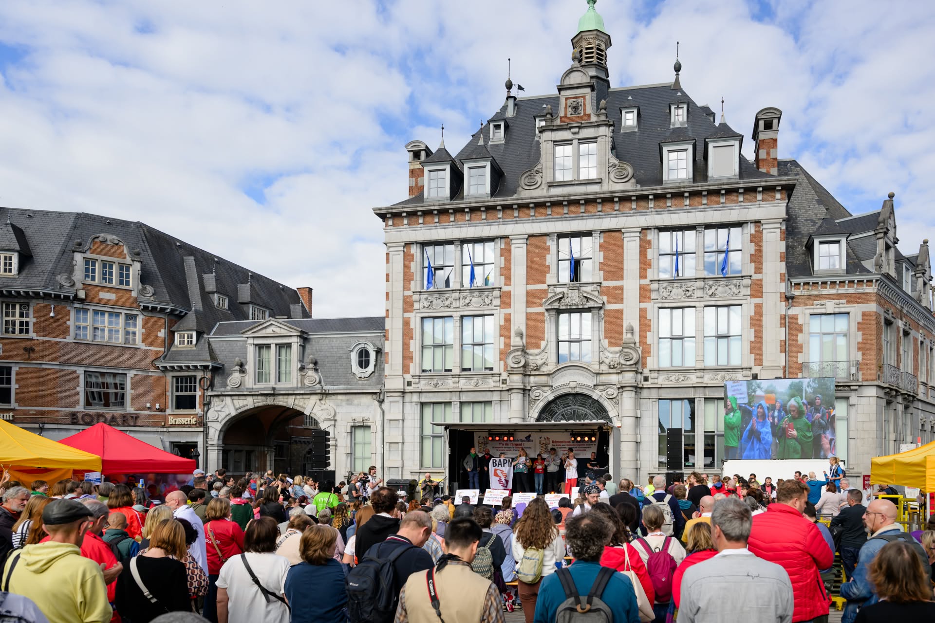 Namur - Journée mondiale de la lutte contre la Pauvreté - Réseau Wallon de la Lutte contre la pauvreté.