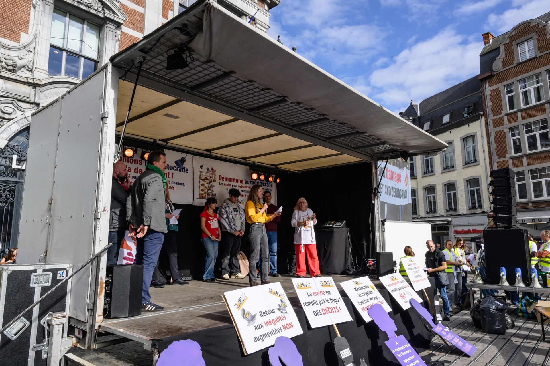 Namur - Journée mondiale de la lutte contre la Pauvreté - Réseau Wallon de la Lutte contre la pauvreté.