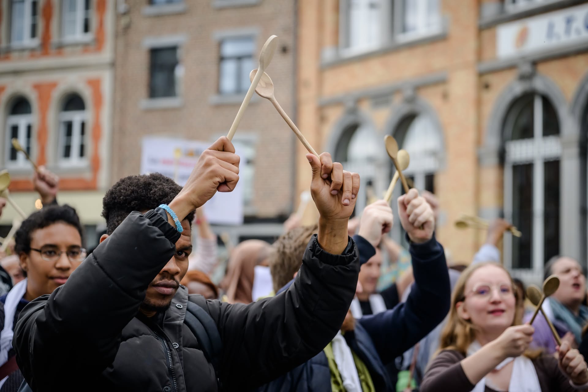 Namur - Journée mondiale de la lutte contre la Pauvreté - Réseau Wallon de la Lutte contre la pauvreté.