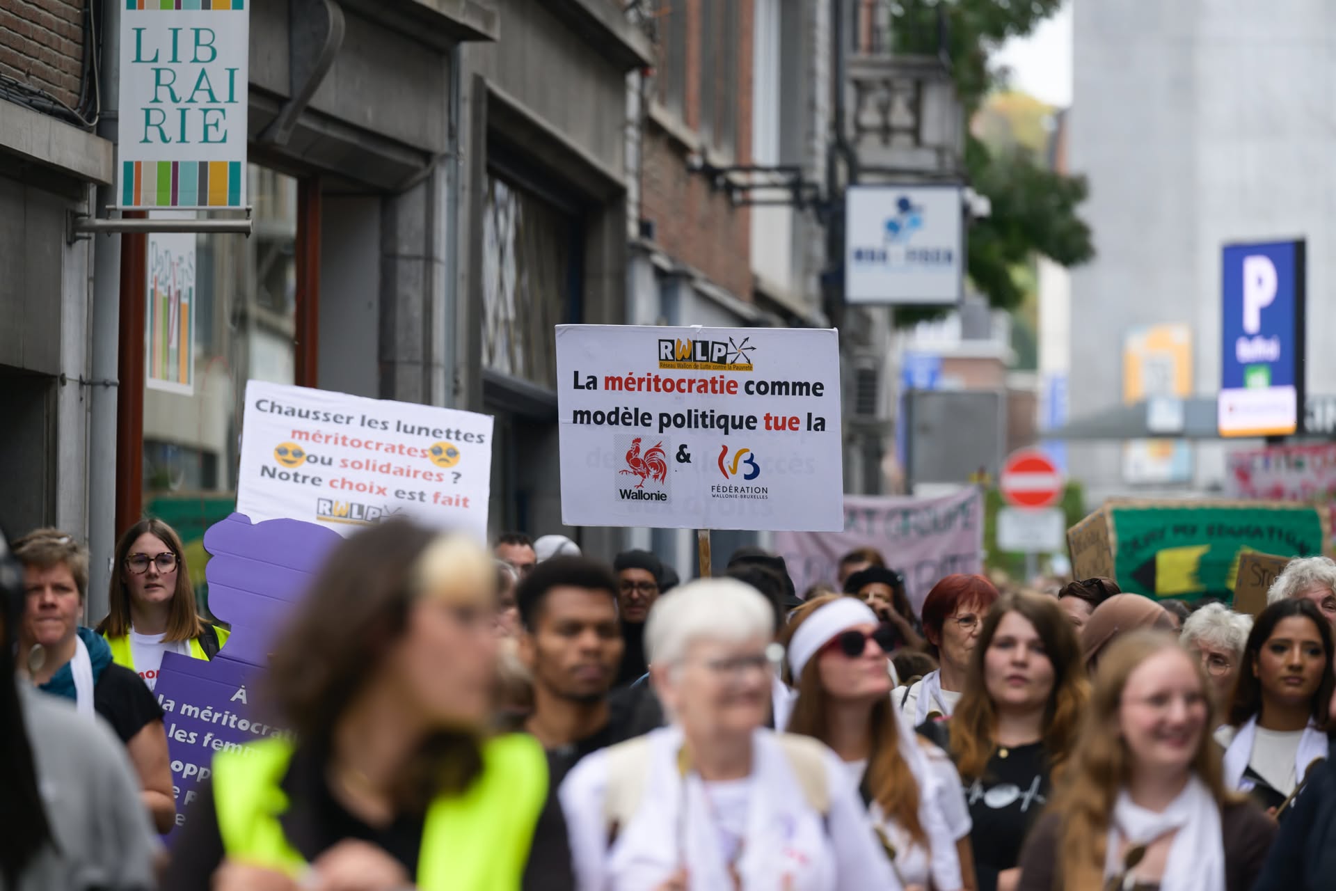 Namur - Journée mondiale de la lutte contre la Pauvreté - Réseau Wallon de la Lutte contre la pauvreté.