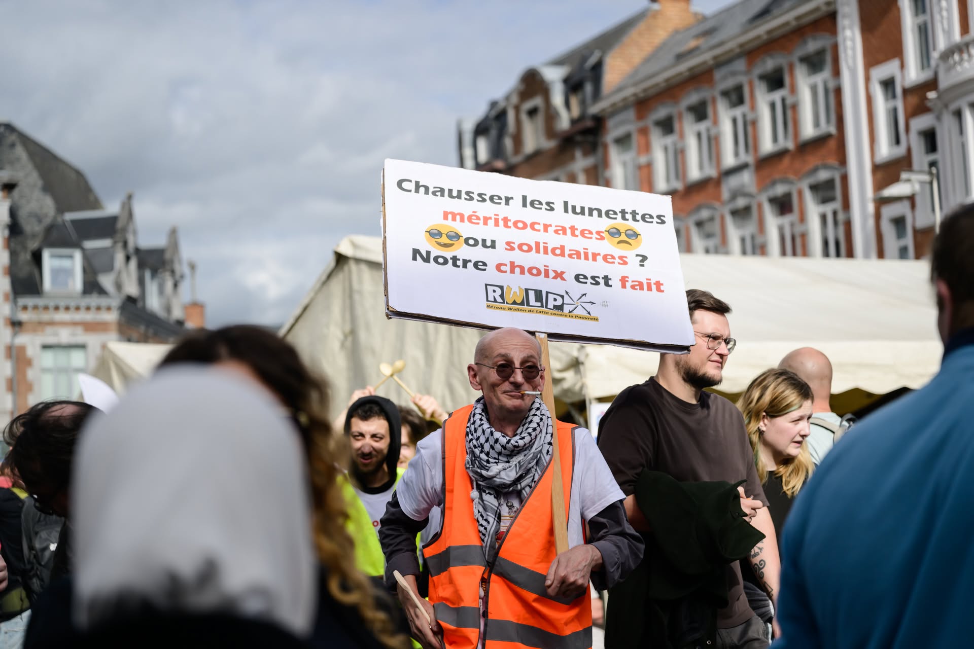 Namur - Journée mondiale de la lutte contre la Pauvreté - Réseau Wallon de la Lutte contre la pauvreté.