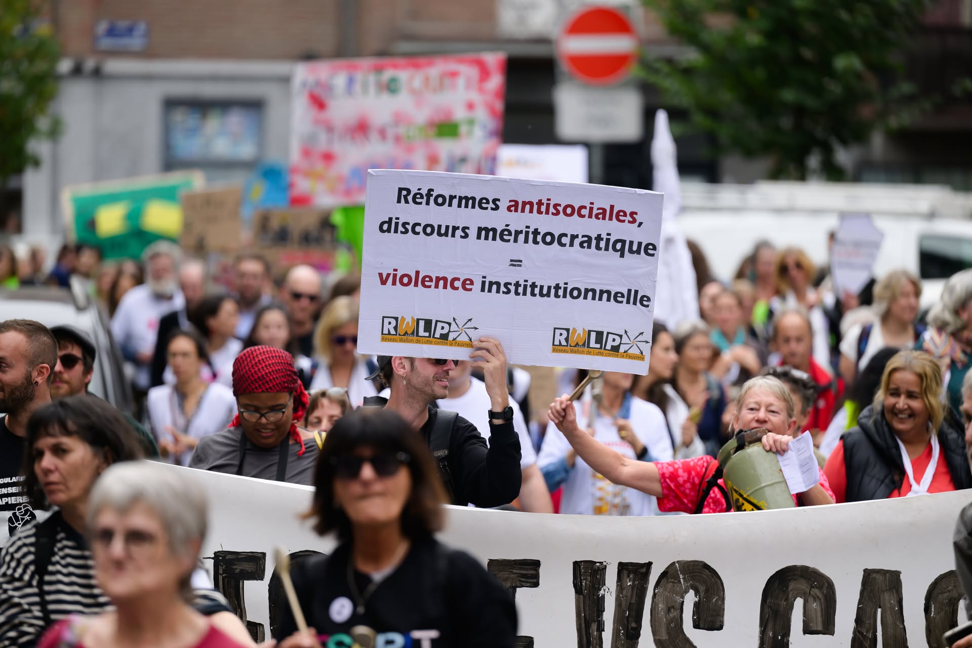 Namur - Journée mondiale de la lutte contre la Pauvreté - Réseau Wallon de la Lutte contre la pauvreté.